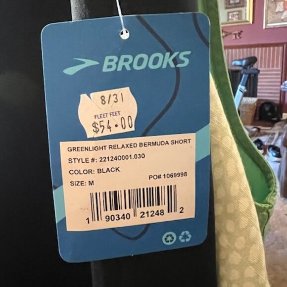 Brooks Pants - Brooke's New w/tags. Relaxed Bermuda Shorts, Black, Medium 11” Inseam
